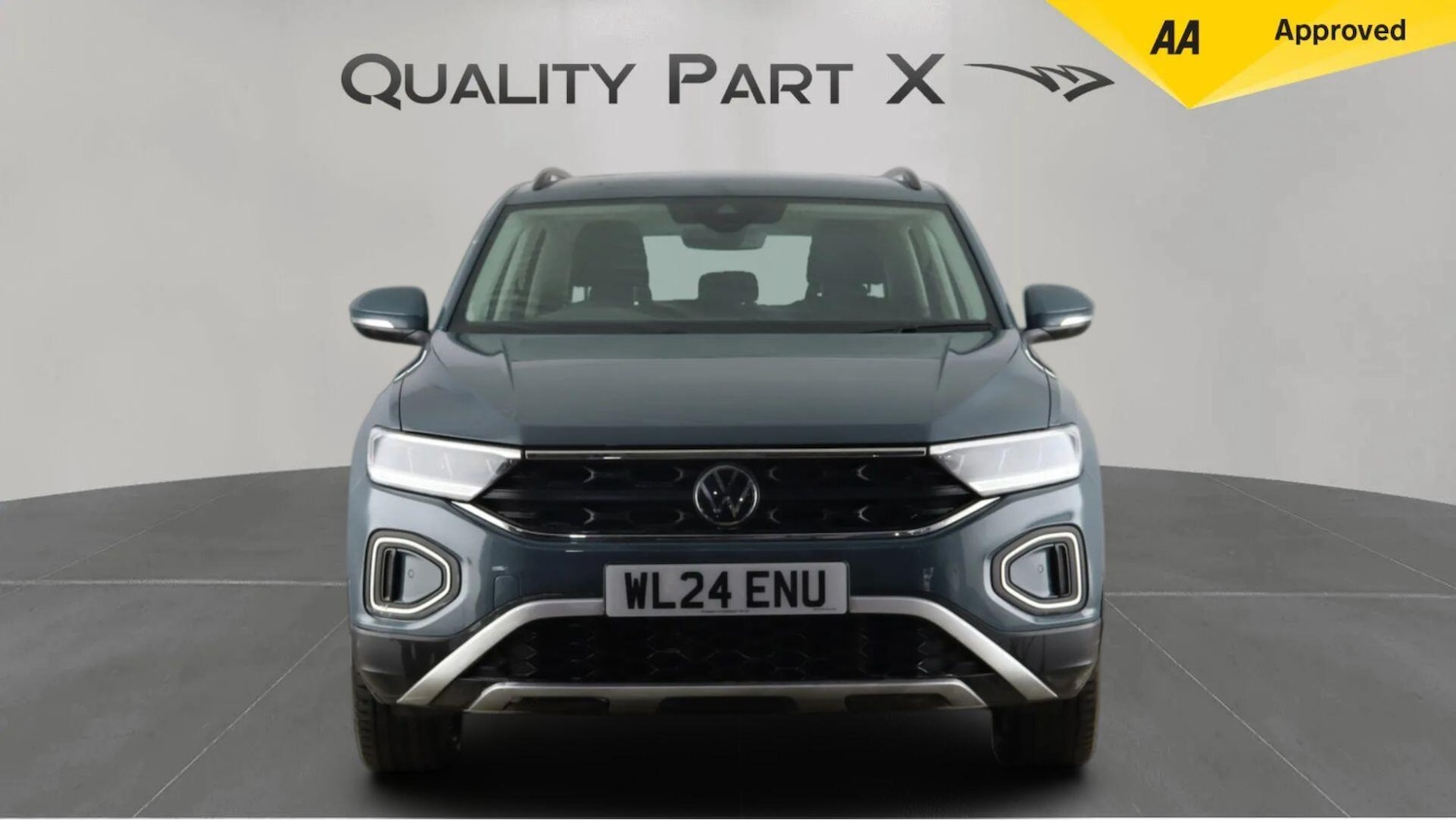 Used Volkswagen T-Roc 2024 for sale - 77586572: Photo 2