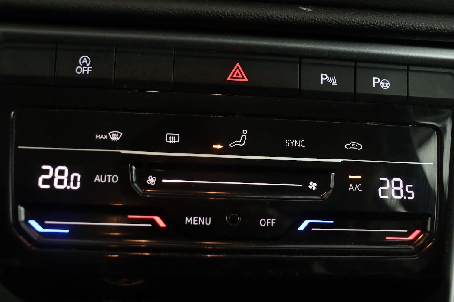 Used Volkswagen T-Roc 2024 for sale - 77586572: Photo 22