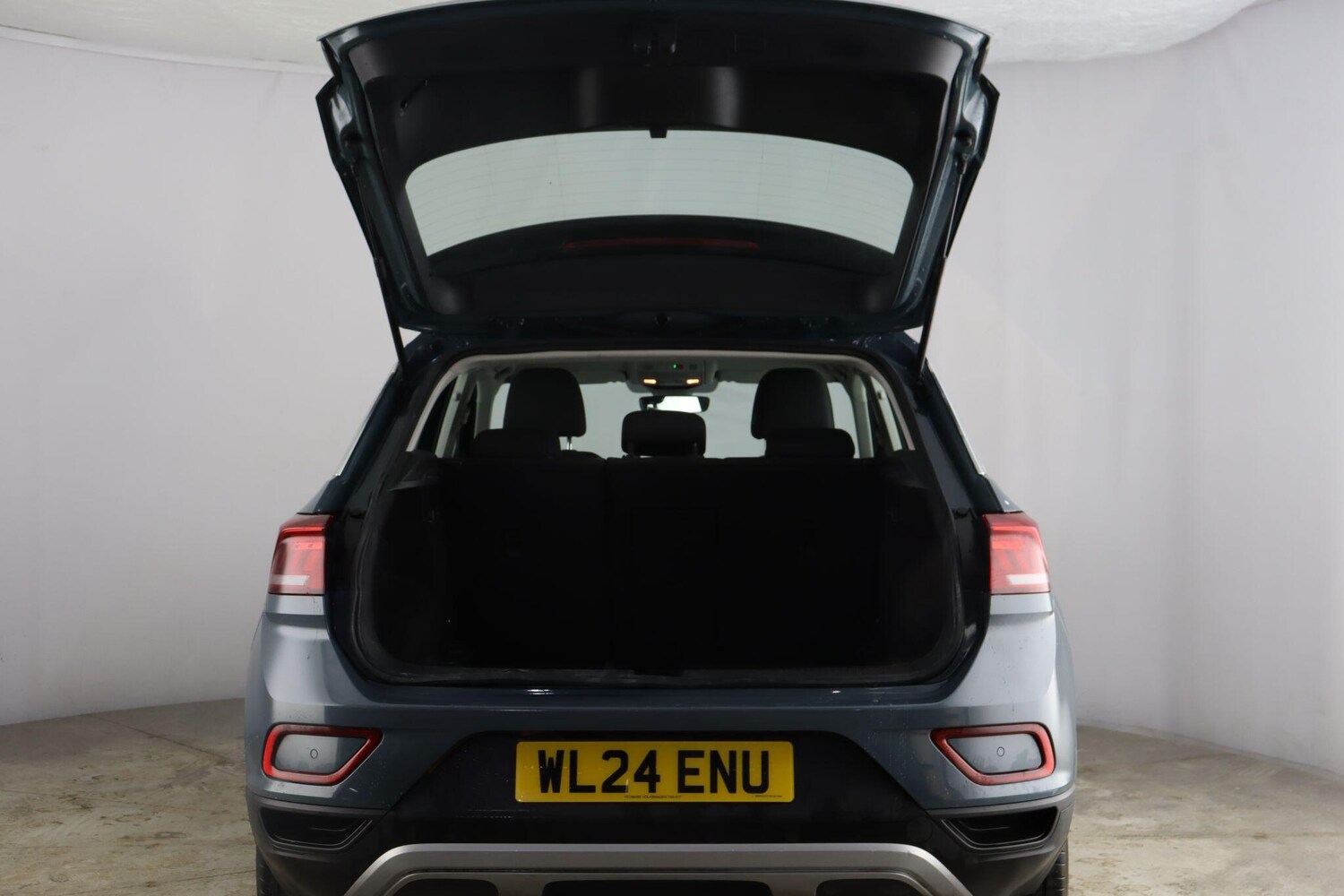 Used Volkswagen T-Roc 2024 for sale - 77586572: Photo 27