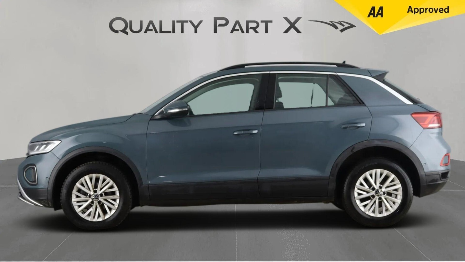 Used Volkswagen T-Roc 2024 for sale - 77586572: Photo 4