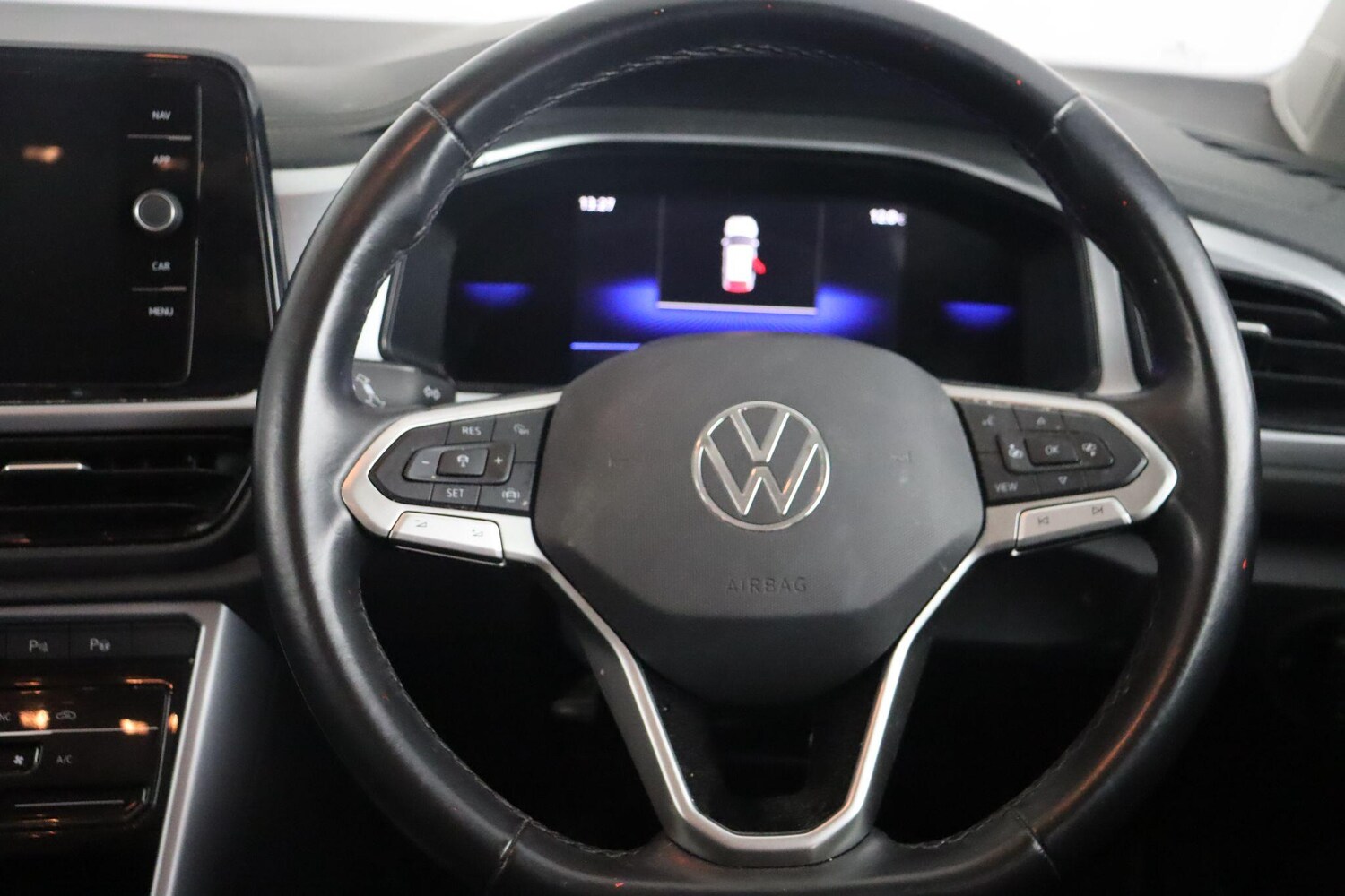 Used Volkswagen T-Roc 2024 for sale - 77586572: Photo 9