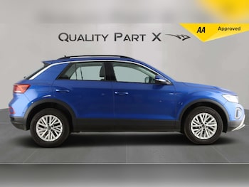 Used Volkswagen T-Roc 2023 for sale - 78267700: Photo