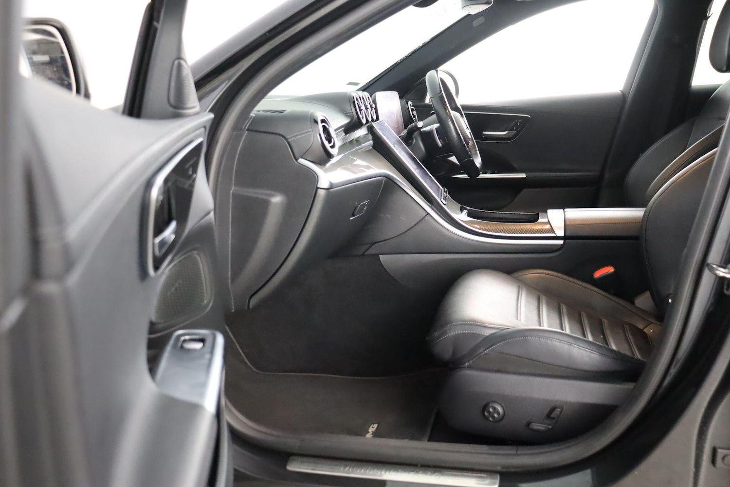 Used Mercedes-Benz C Class 2022 for sale - 76913925: Photo 14