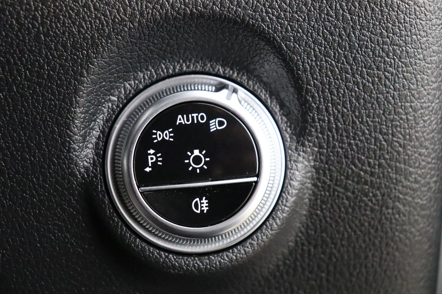 Used Mercedes-Benz C Class 2022 for sale - 76913925: Photo 27