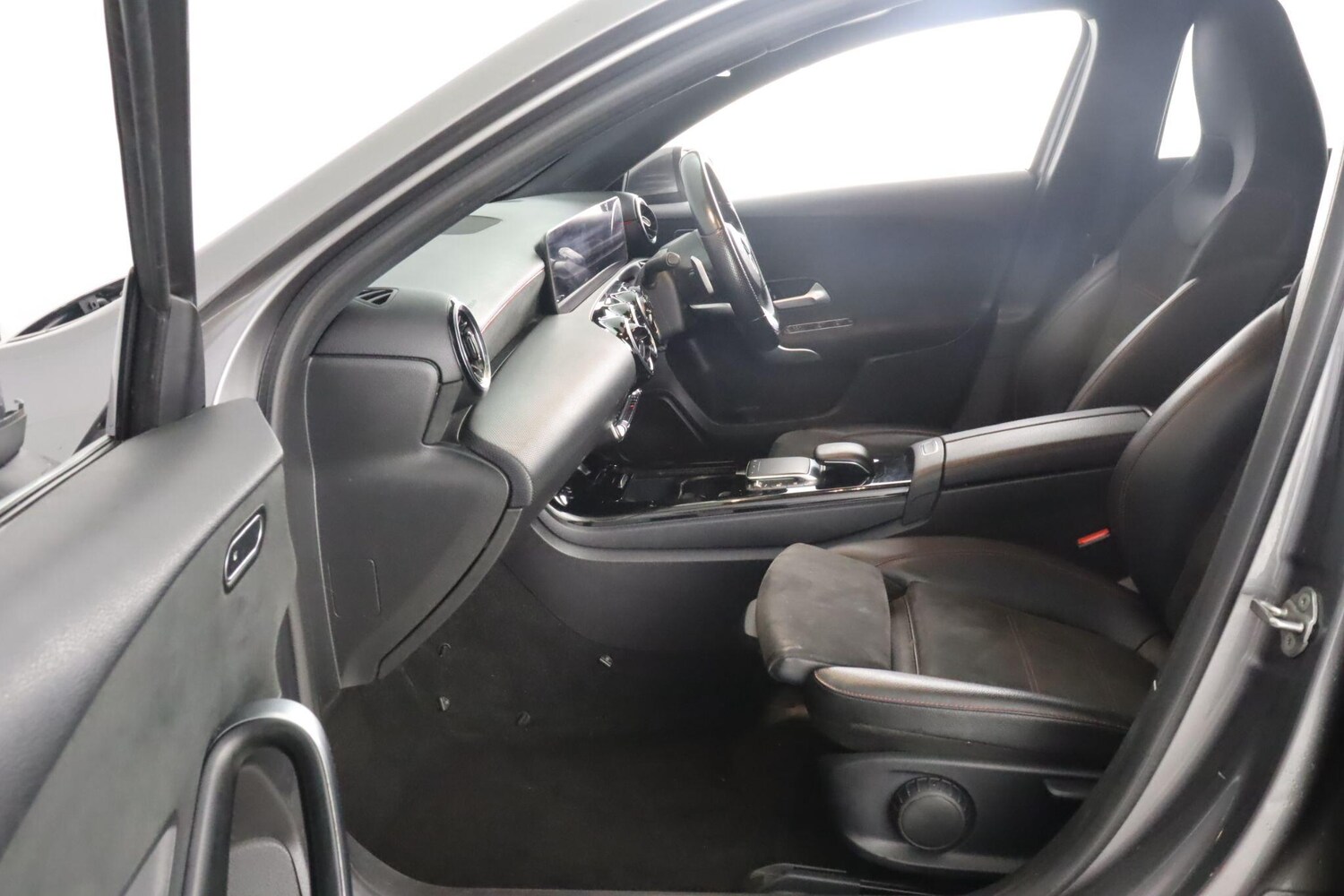 Used Mercedes-Benz A-Class 2020 for sale - 76572890: Photo 11