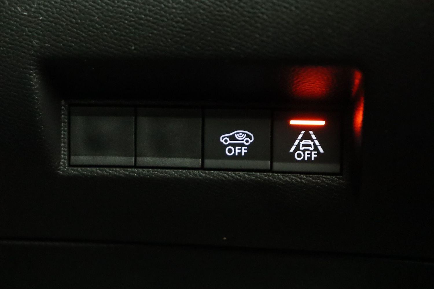 Used Peugeot E-2008 2022 for sale - 77203943: Photo 18