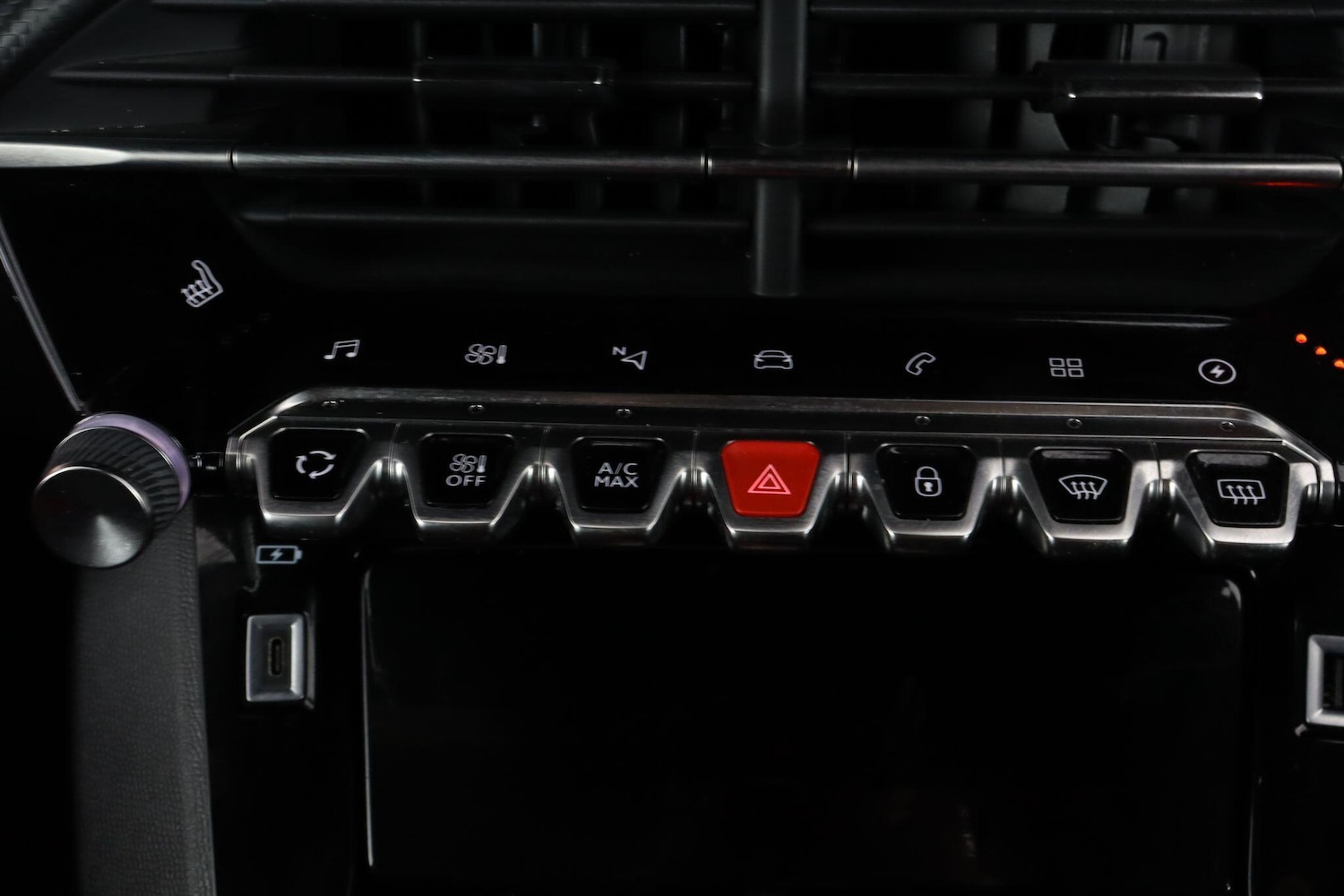 Used Peugeot E-2008 2022 for sale - 77203943: Photo 19