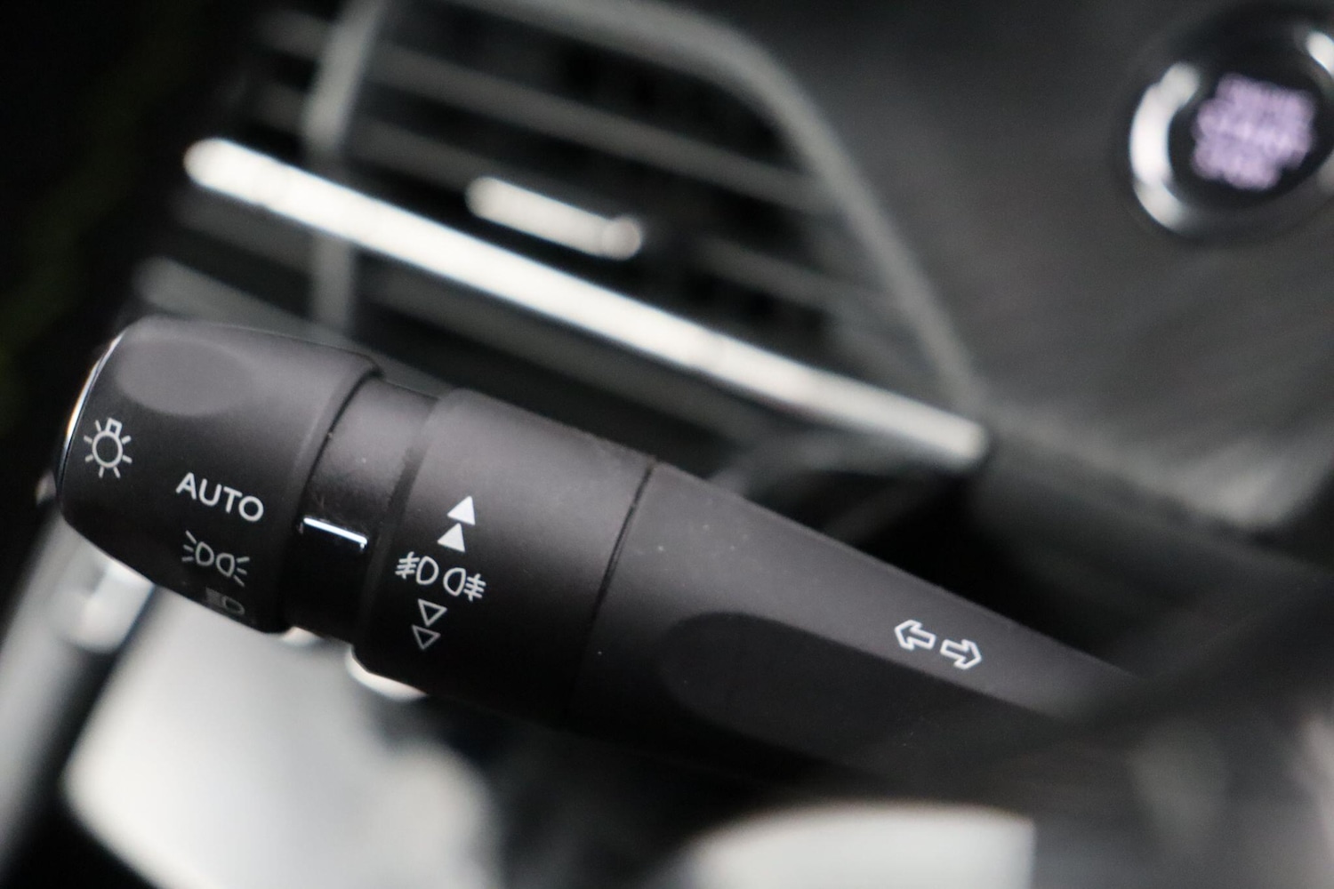 Used Peugeot E-2008 2022 for sale - 77203943: Photo 21