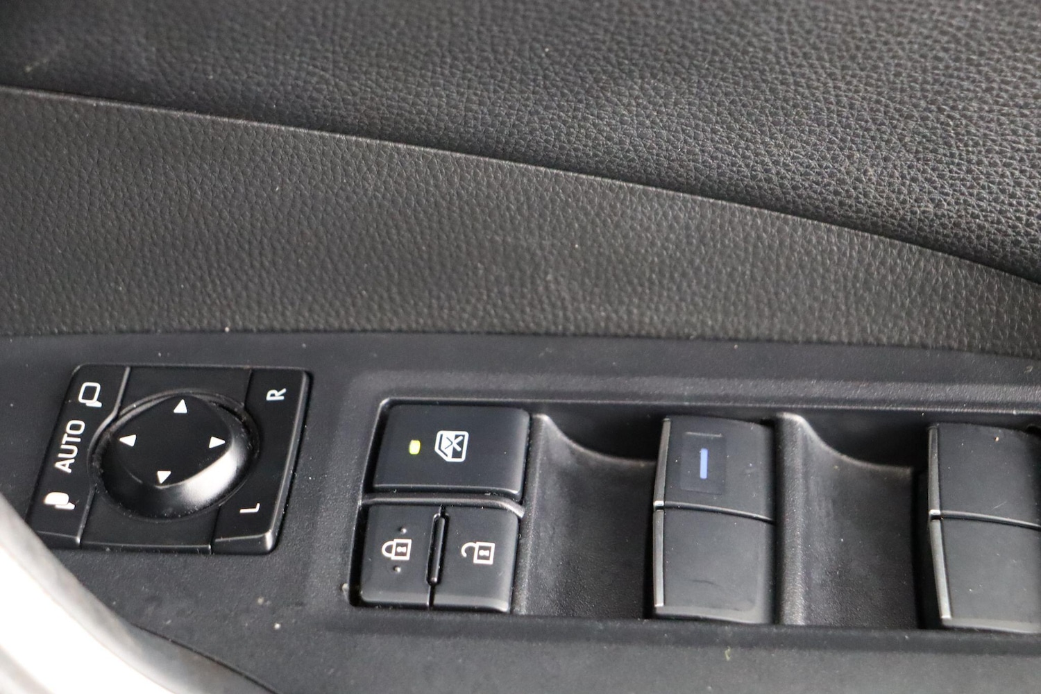 Used Toyota RAV4 for sale - 77549785: Photo 17