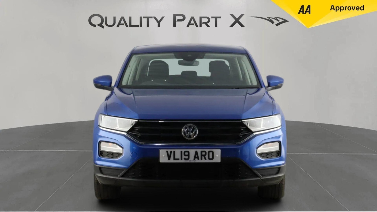 Used Volkswagen T-Roc 2019 for sale - 77142929: Photo 2