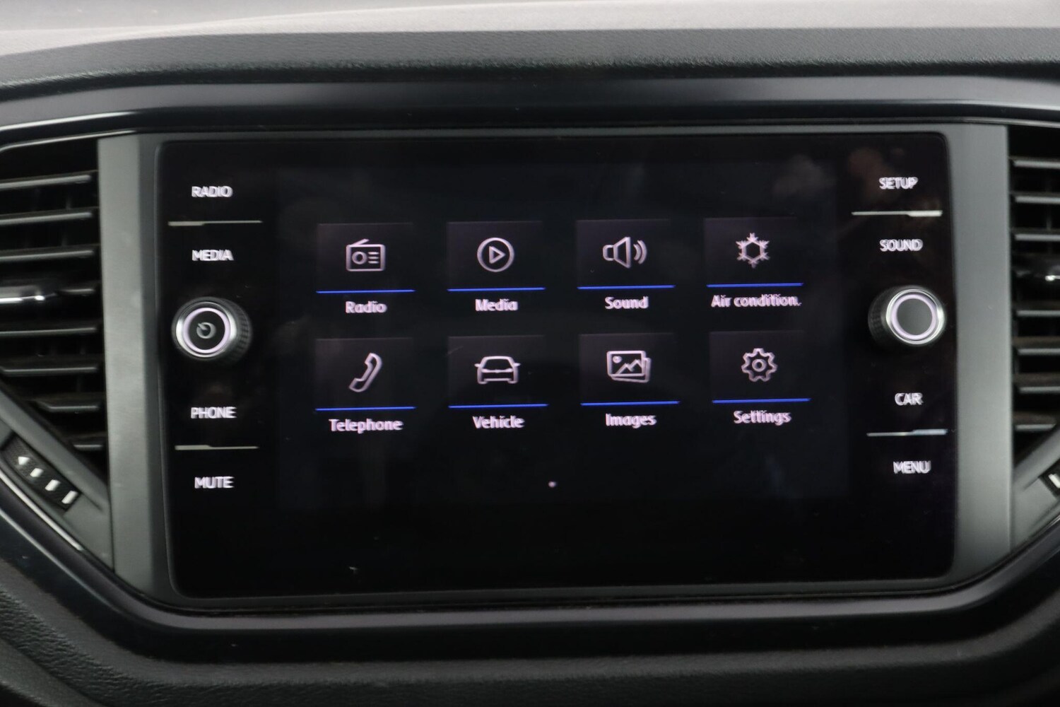 Used Volkswagen T-Roc 2019 for sale - 77142929: Photo 30