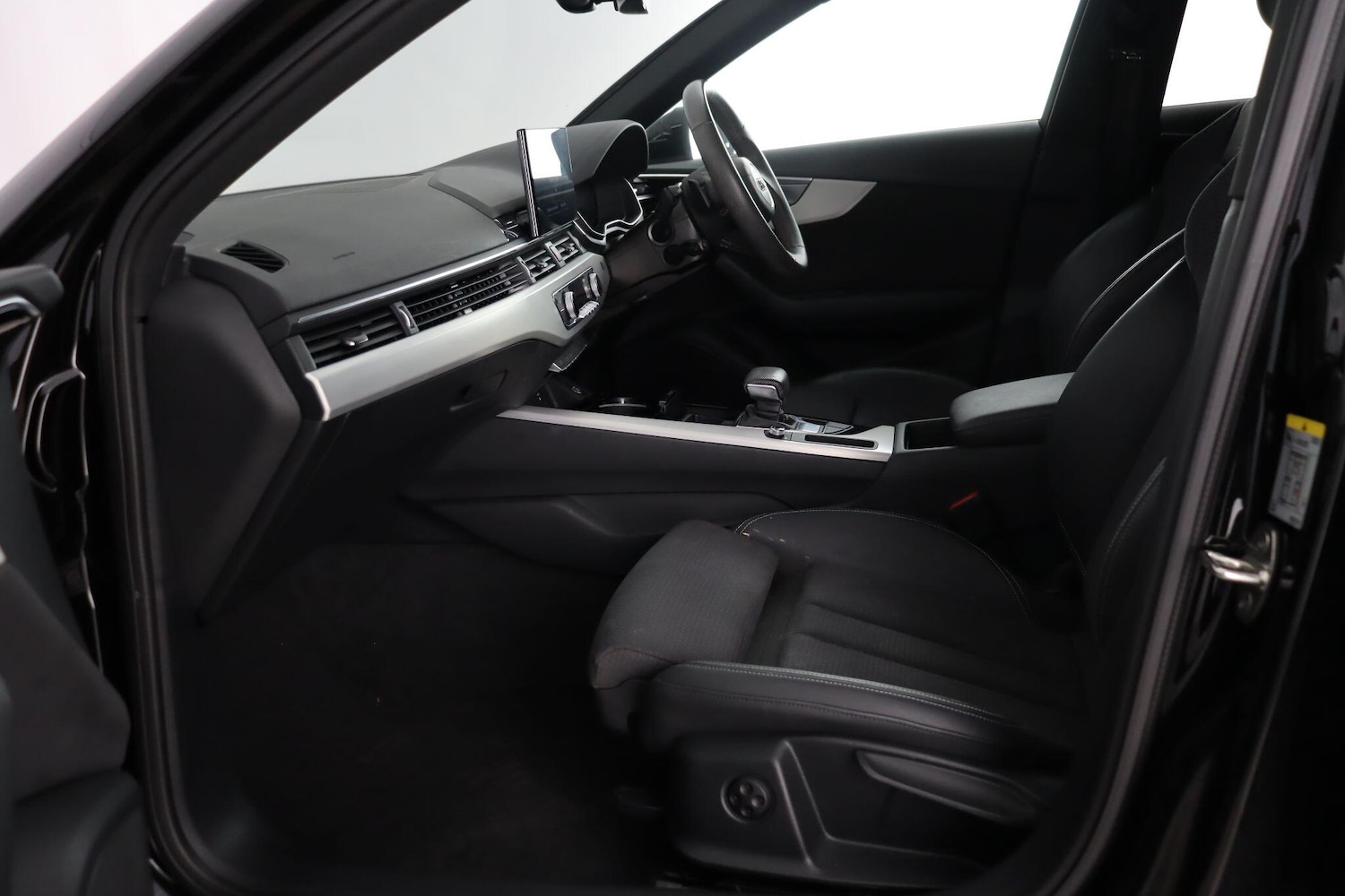 Used Audi A4 2023 for sale - 77253893: Photo 13