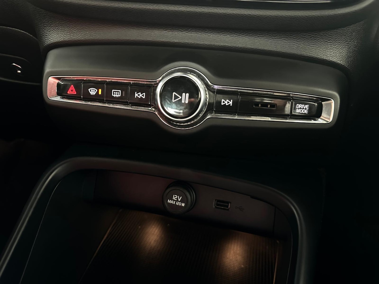 Used Volvo XC40 2020 for sale - 76965537: Photo 23