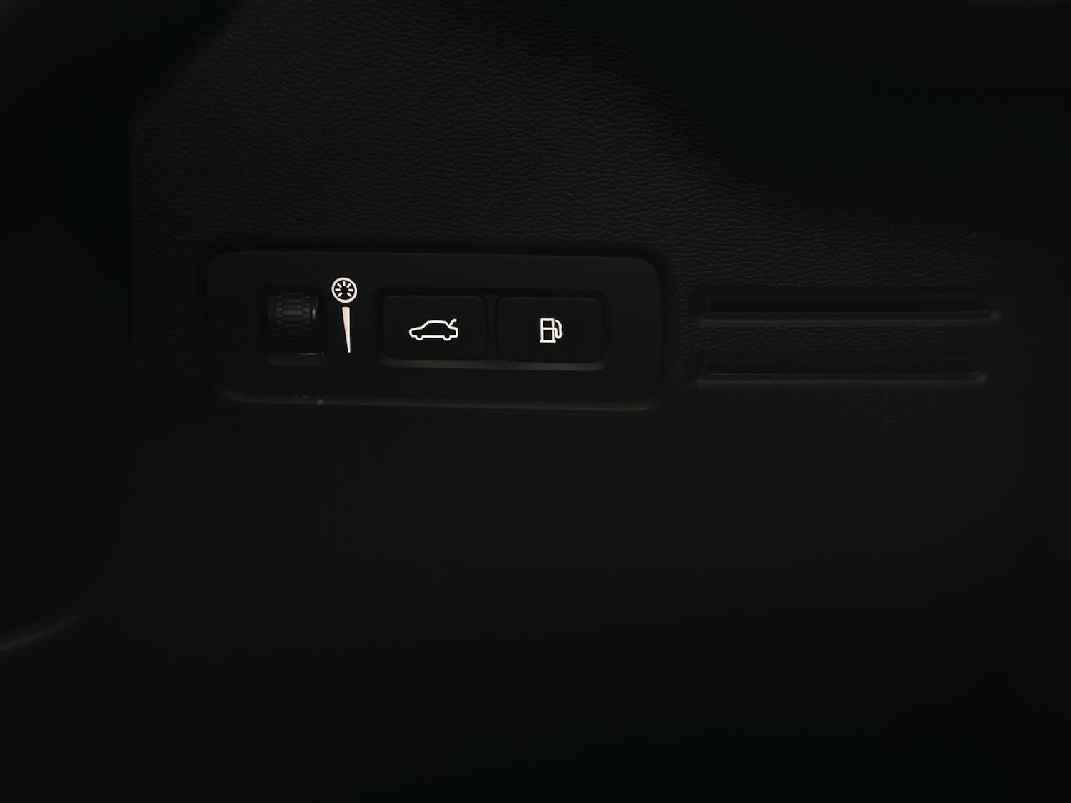 Used Volvo XC40 2020 for sale - 76965537: Photo 24