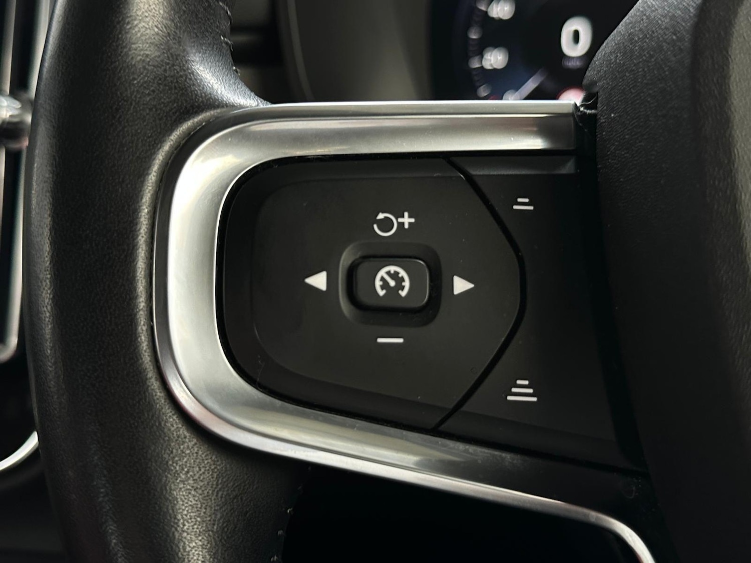 Used Volvo XC40 2020 for sale - 76965537: Photo 25