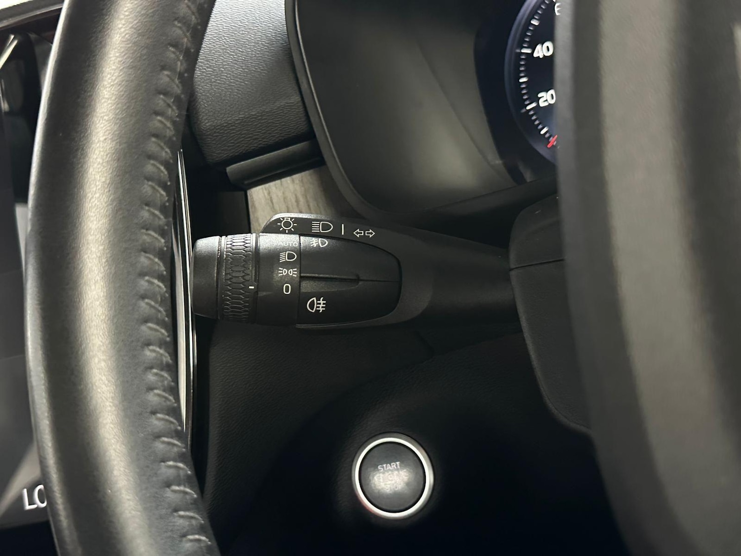 Used Volvo XC40 2020 for sale - 76965537: Photo 27