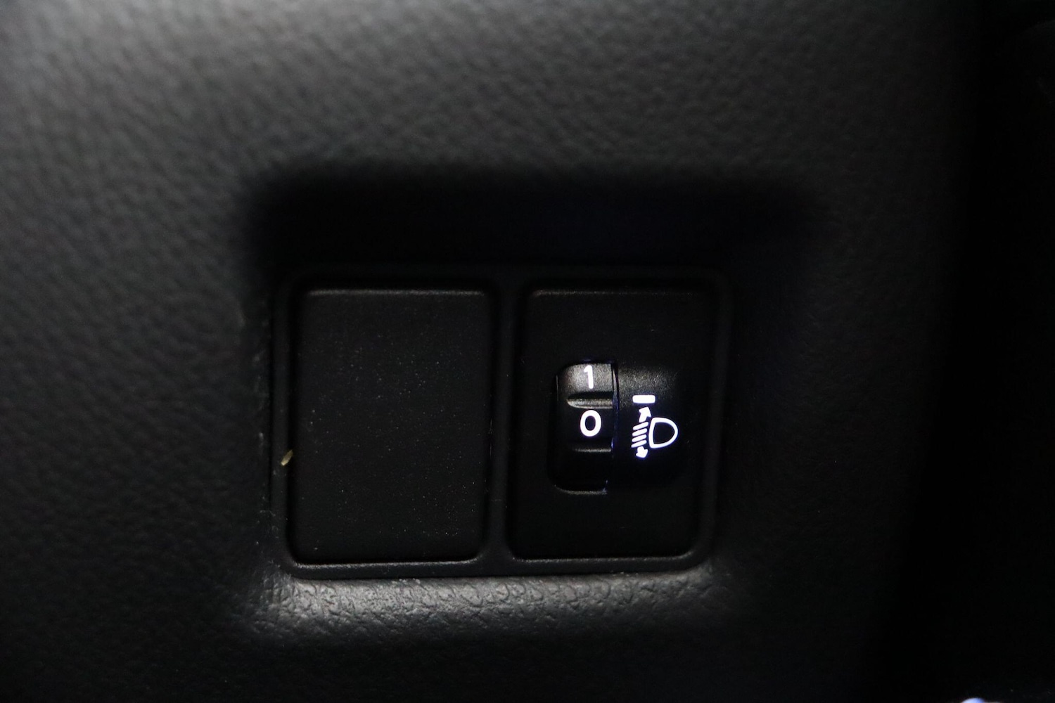 Used Toyota C-HR for sale - 77753765: Photo 19