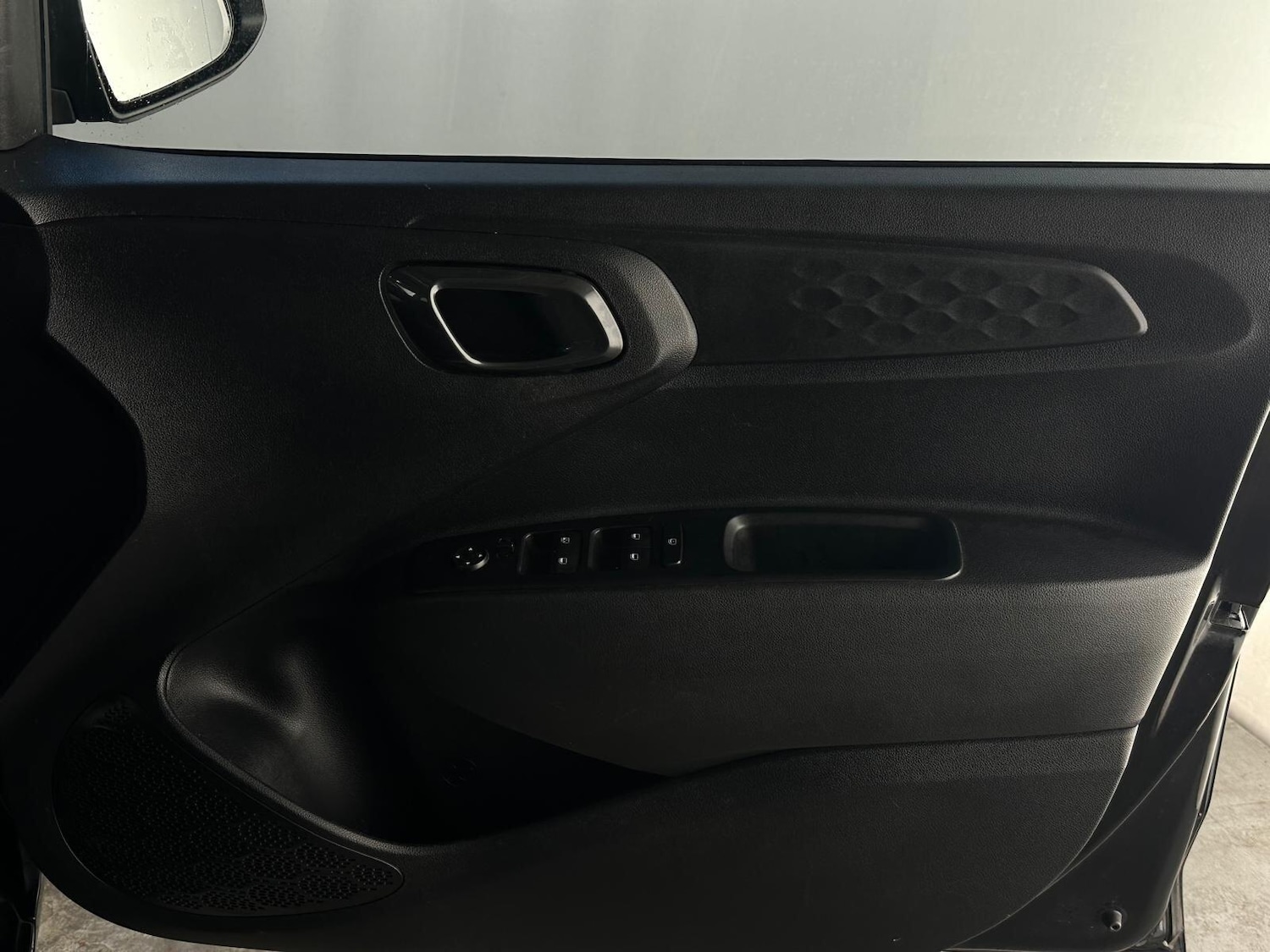 Used Hyundai i10 2022 for sale - 76109671: Photo 30