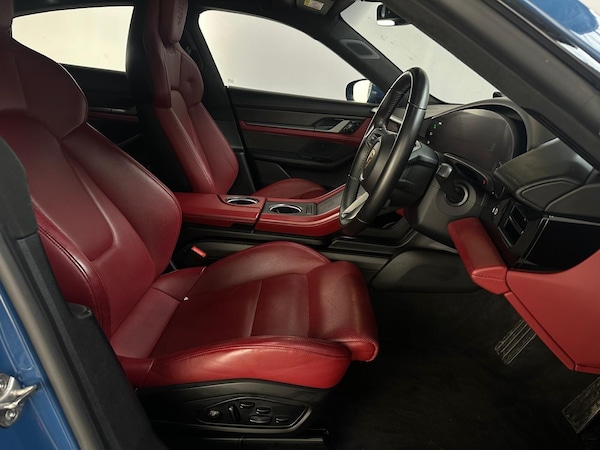 Used Porsche Taycan 2021 for sale - 76269896: Photo 11