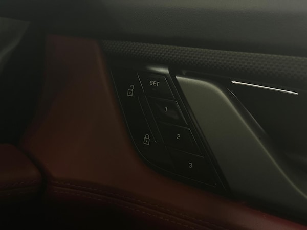 Used Porsche Taycan 2021 for sale - 76269896: Photo 19
