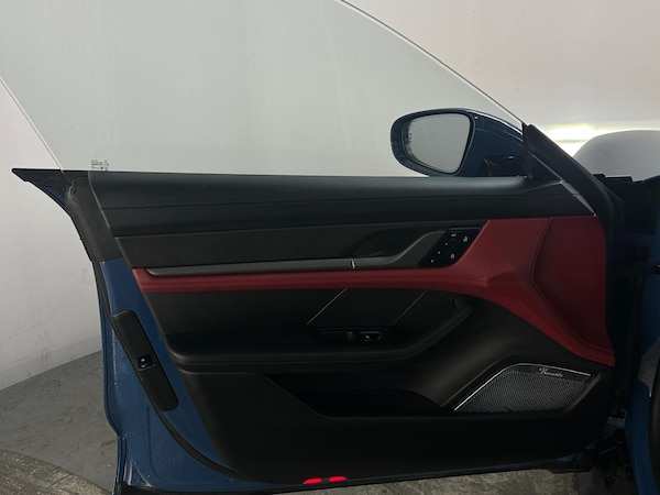 Used Porsche Taycan 2021 for sale - 76269896: Photo 26