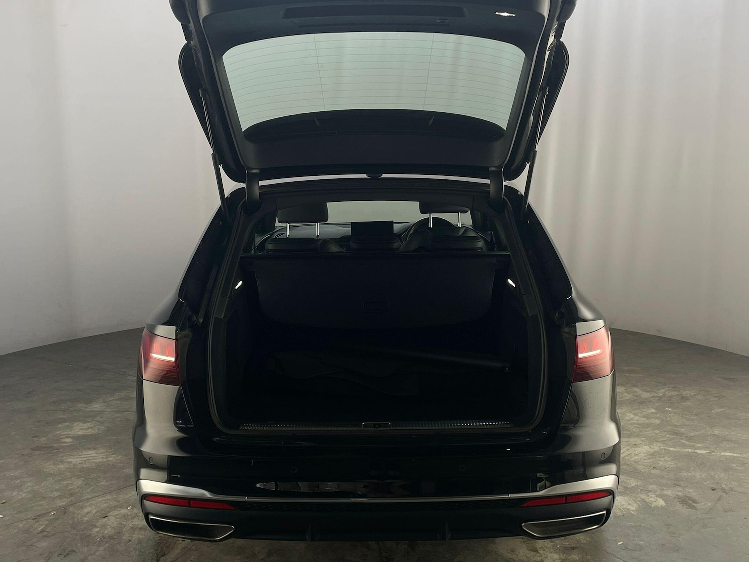 Used Audi A4 Avant 2019 for sale - 76152395: Photo 27