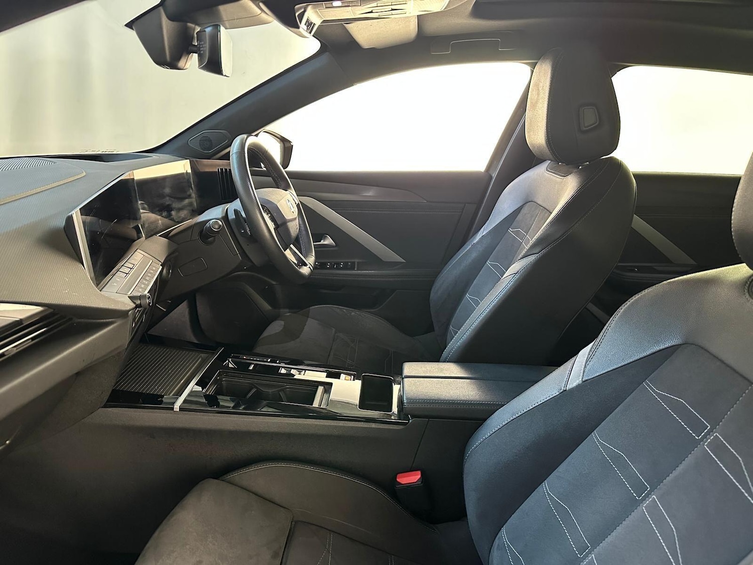 Used Vauxhall Astra 2023 for sale - 76109410: Photo 9