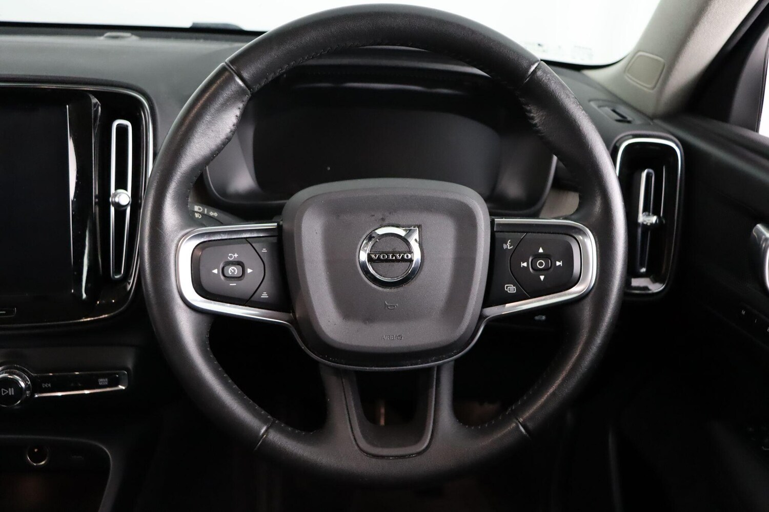 Used Volvo XC40 2020 for sale - 76913412: Photo 9