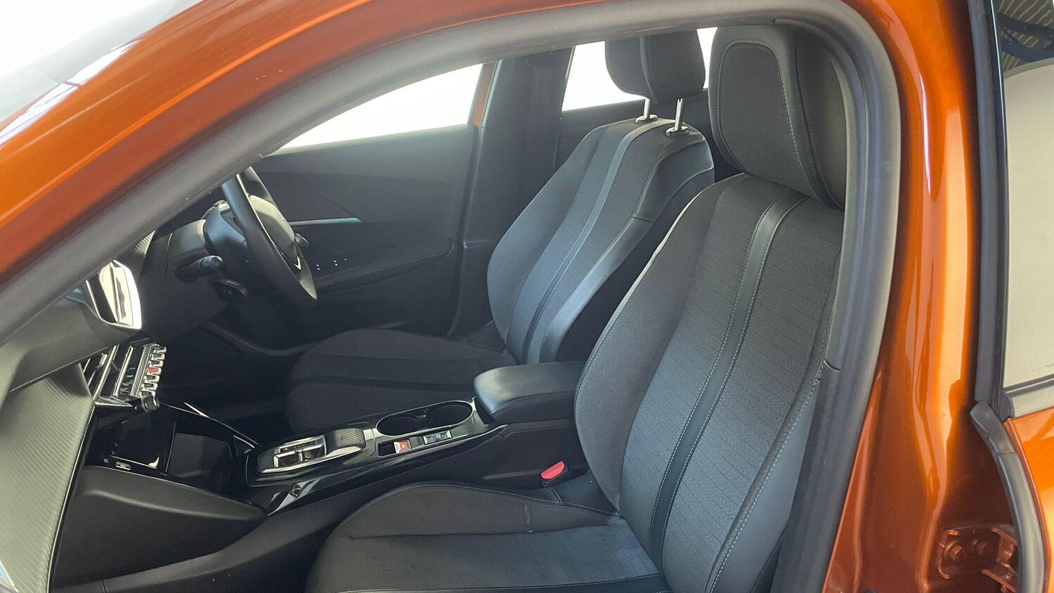 Used Peugeot E-2008 2023 for sale - 76001519: Photo 13