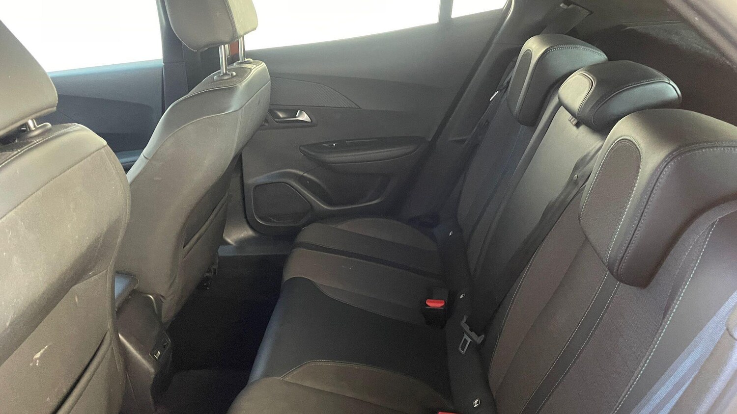 Used Peugeot E-2008 2023 for sale - 76001519: Photo 14