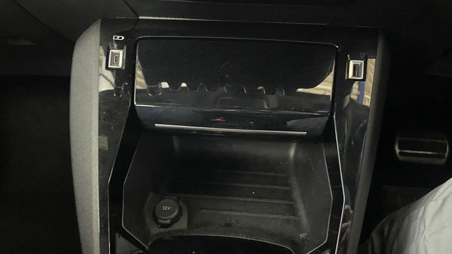 Used Peugeot E-2008 2023 for sale - 76001519: Photo 23