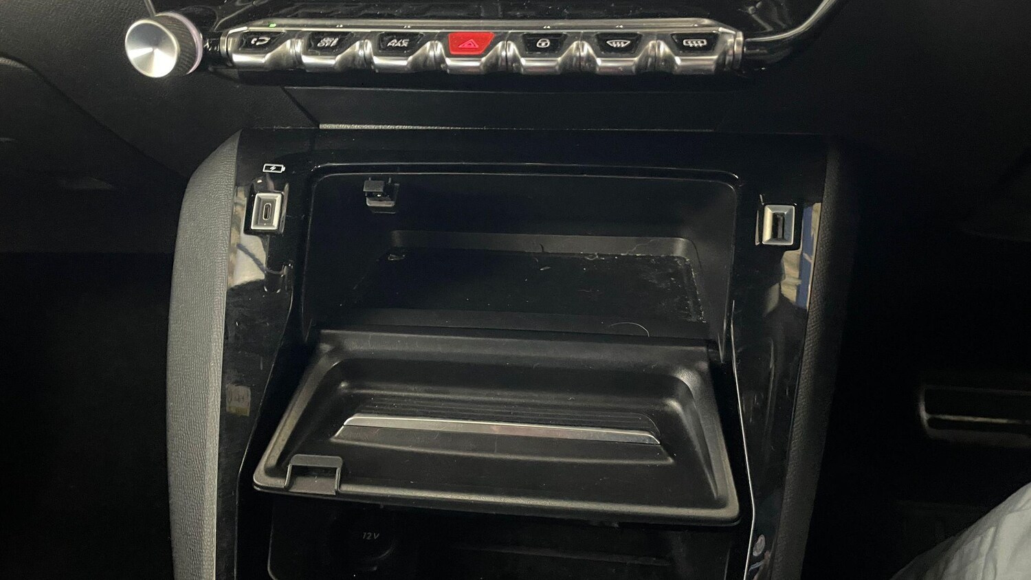 Used Peugeot E-2008 2023 for sale - 76001519: Photo 25