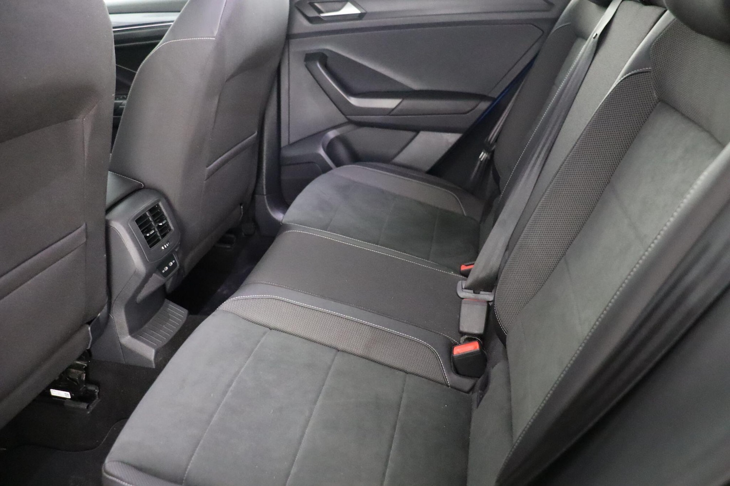 Used Volkswagen T-Roc 2023 for sale - 77926061: Photo 14