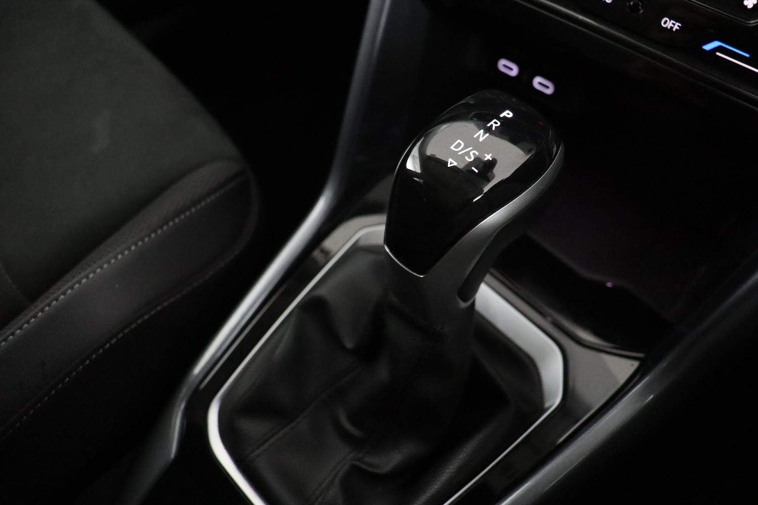 Used Volkswagen T-Roc 2023 for sale - 77926061: Photo 16