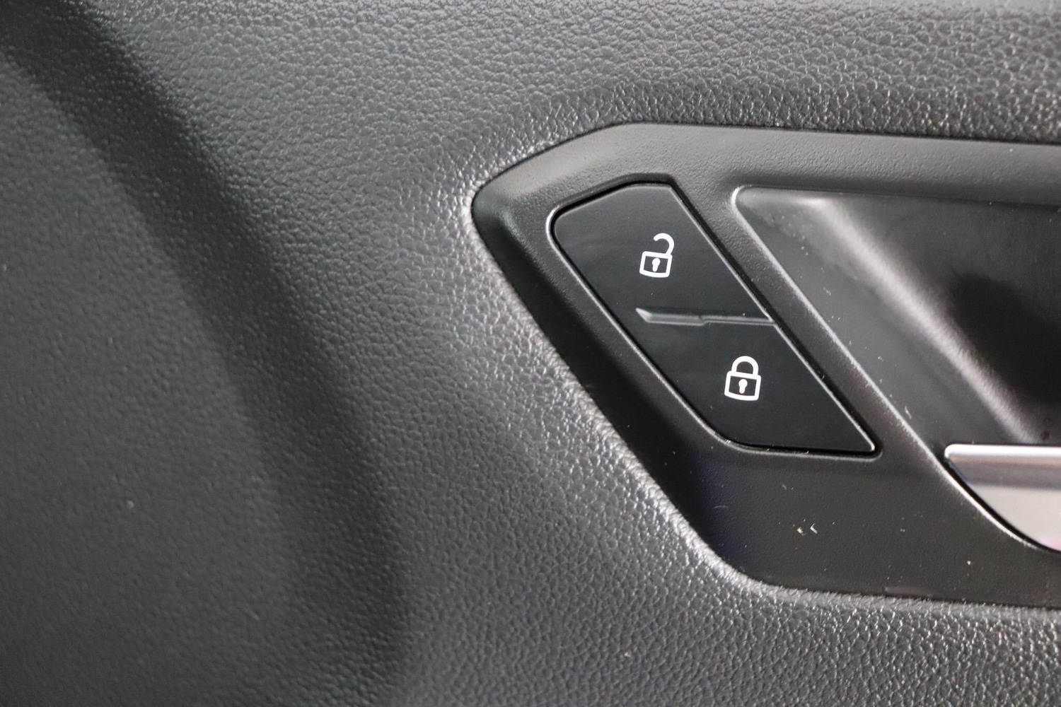 Used Volkswagen T-Roc 2023 for sale - 77926061: Photo 18