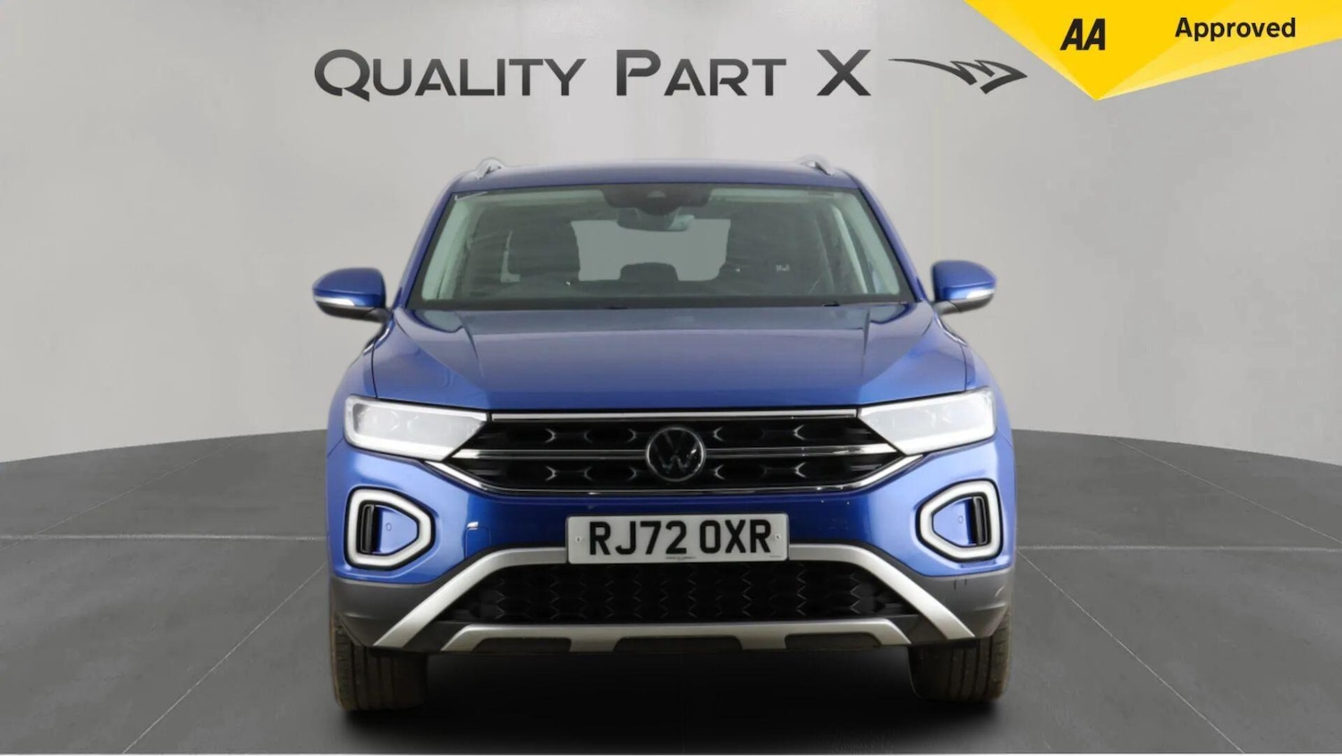 Used Volkswagen T-Roc 2023 for sale - 77926061: Photo 2