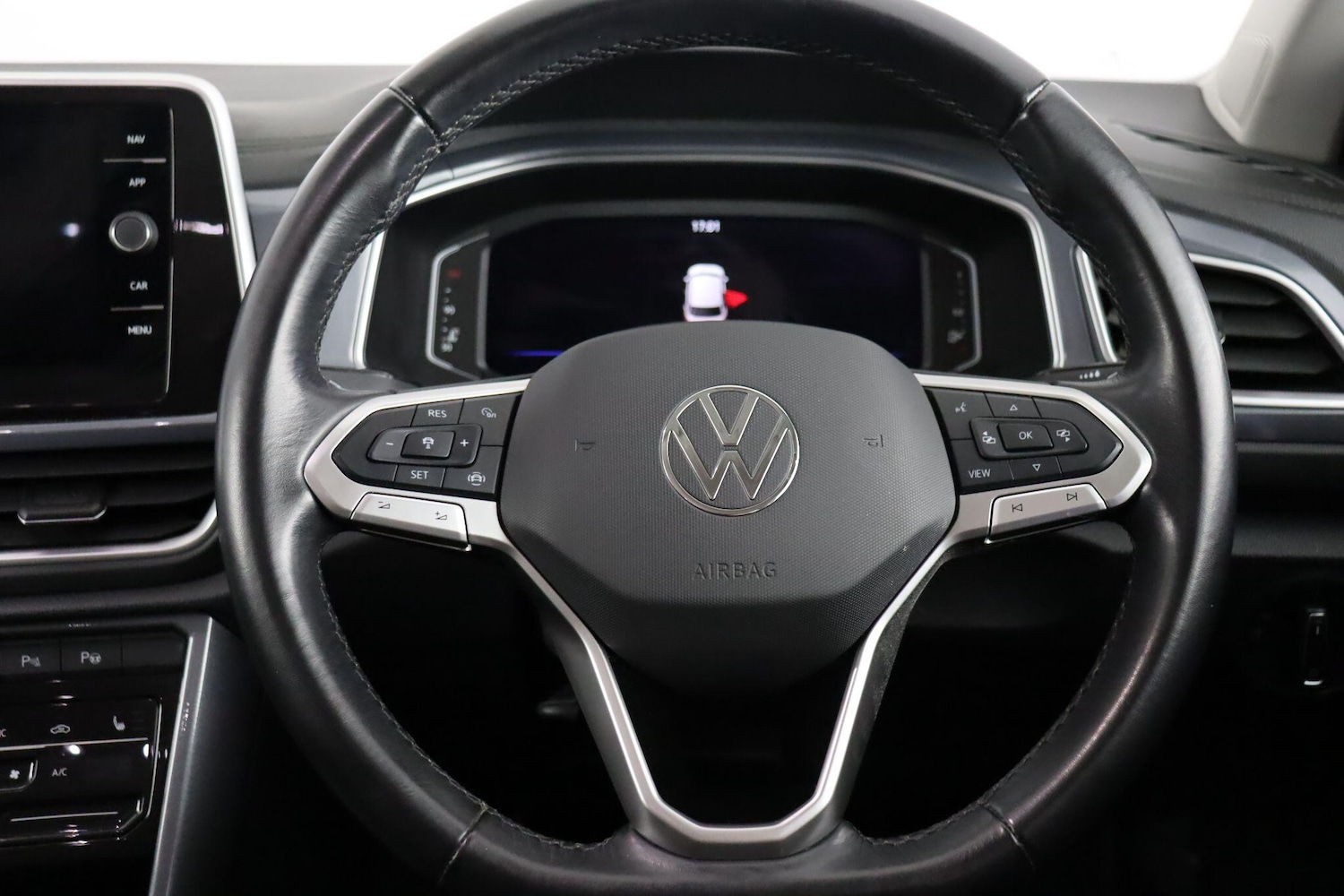 Used Volkswagen T-Roc 2023 for sale - 77926061: Photo 9