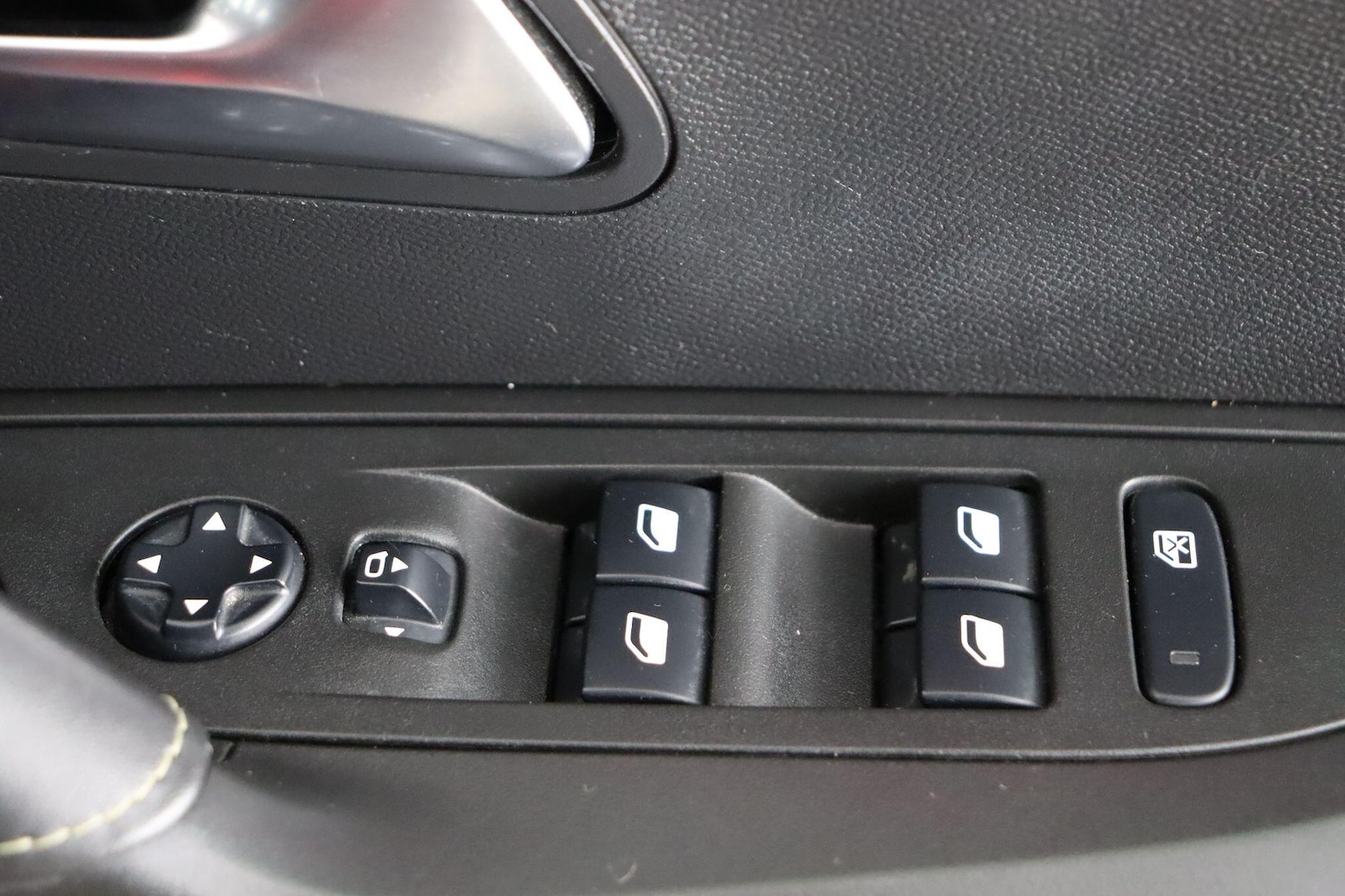 Used Peugeot 2008 2021 for sale - 77993027: Photo 17