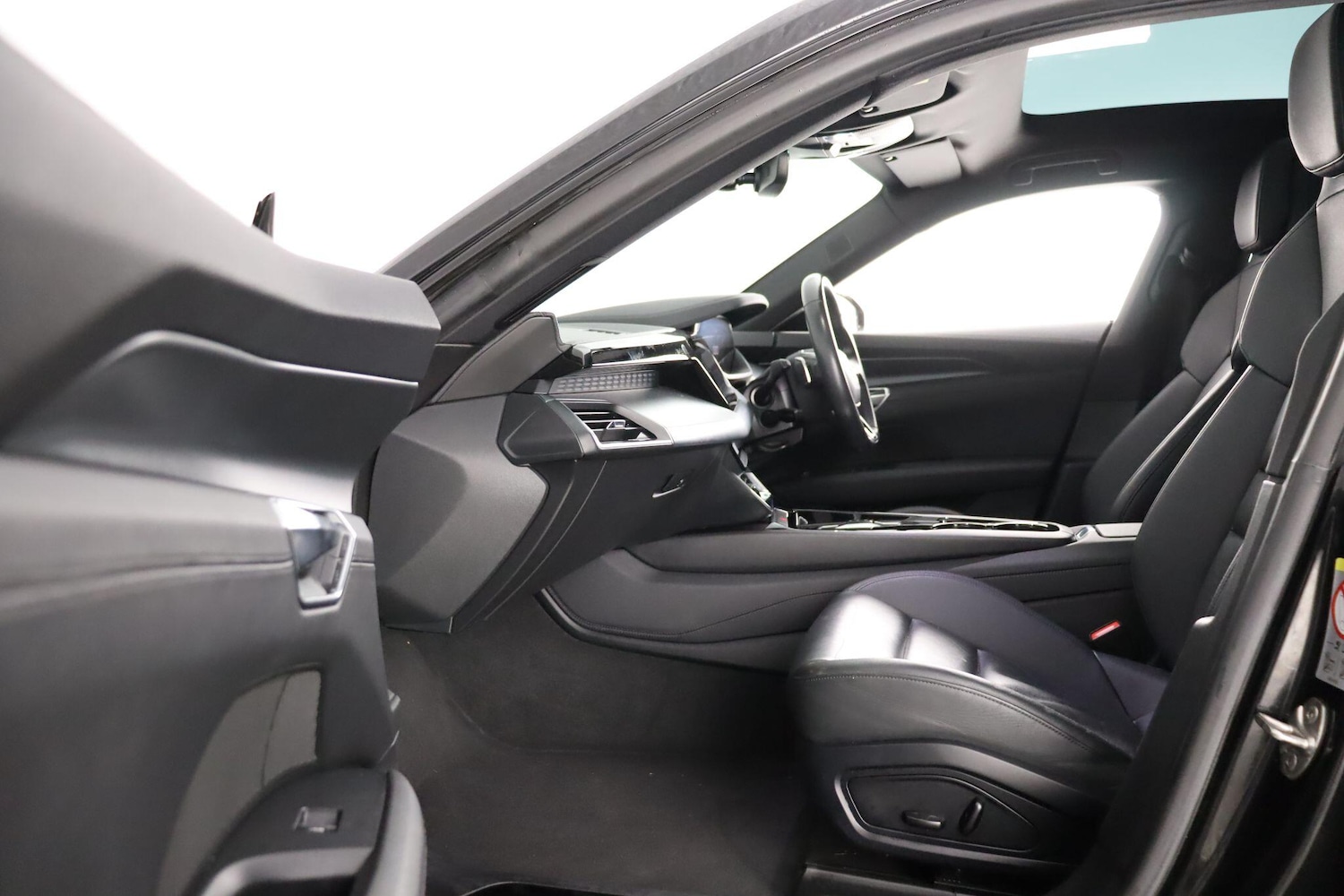 Used Audi e-tron GT 2021 for sale - 76913052: Photo 11