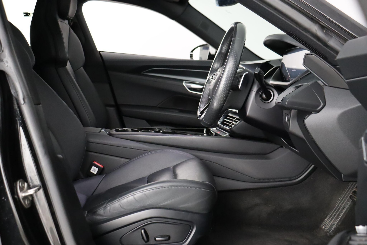 Used Audi e-tron GT 2021 for sale - 76913052: Photo 14