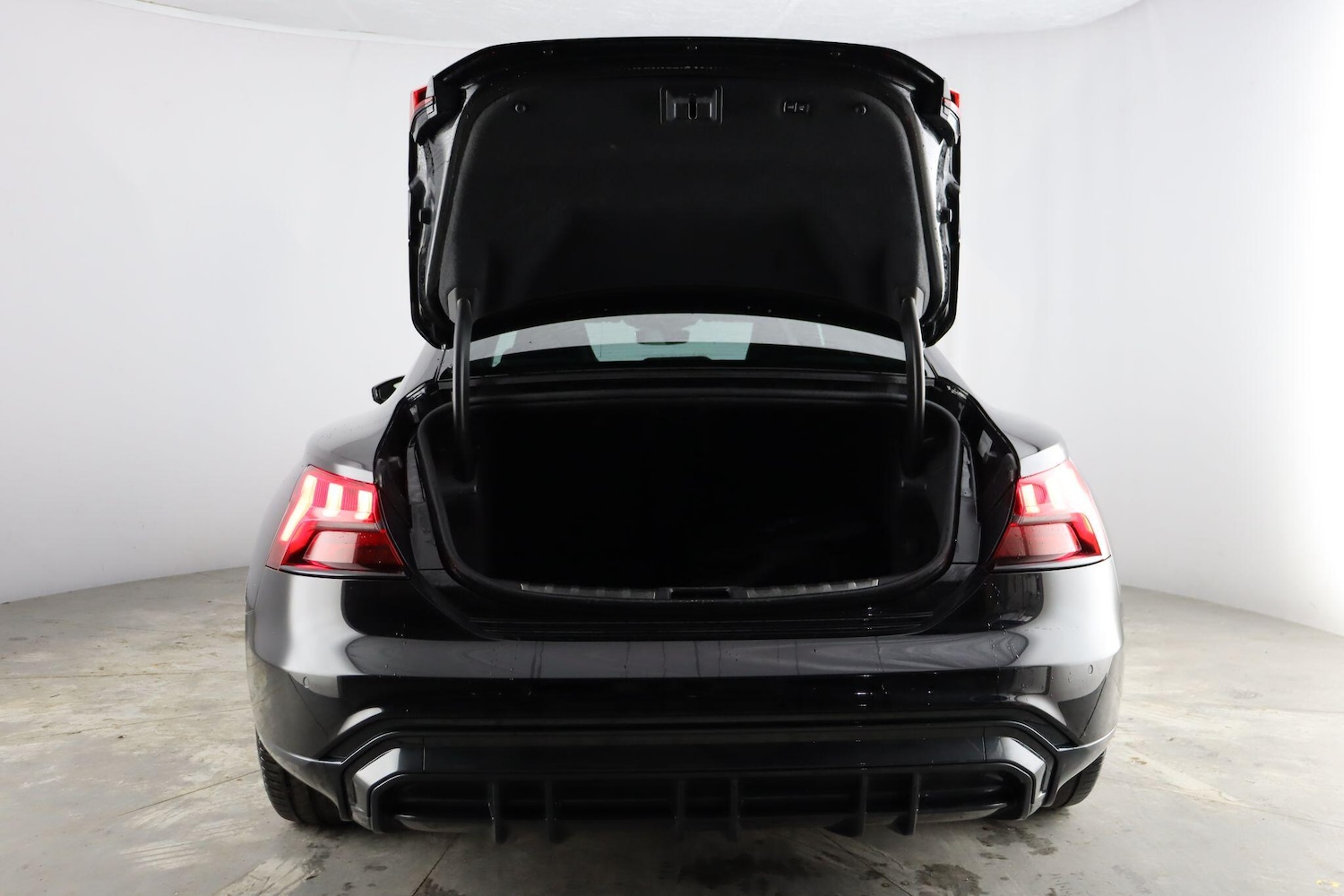 Used Audi e-tron GT 2021 for sale - 76913052: Photo 8