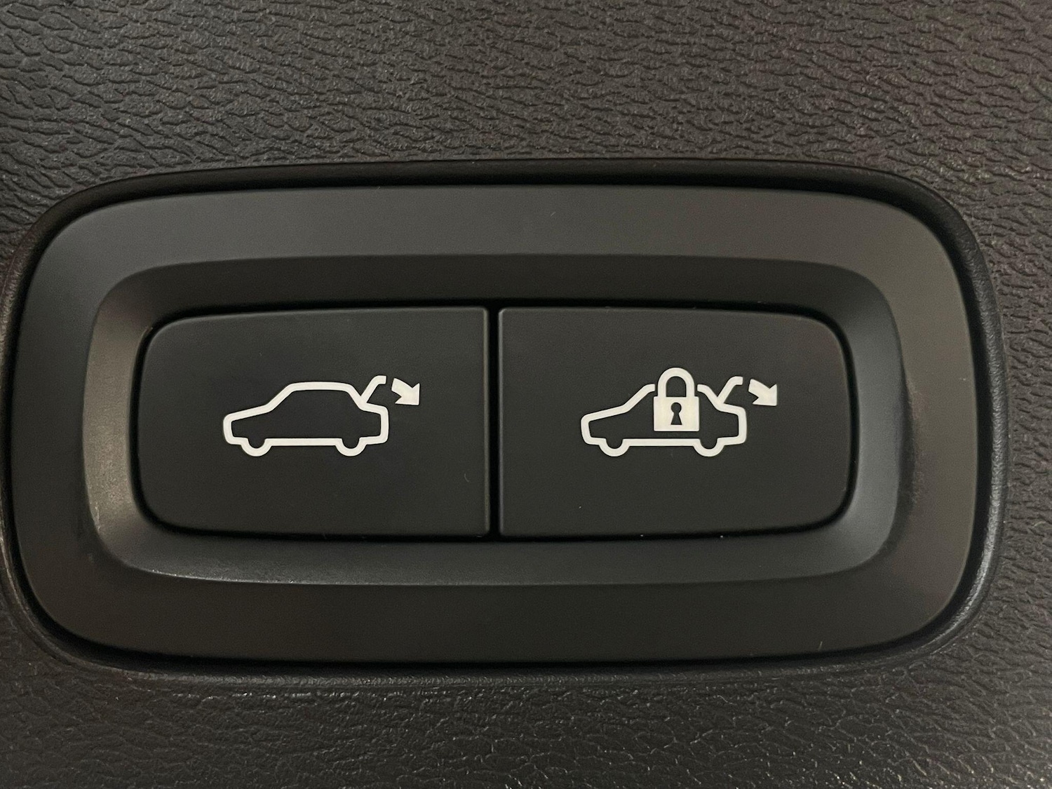 Used Volvo XC60 2019 for sale - 76072785: Photo 35