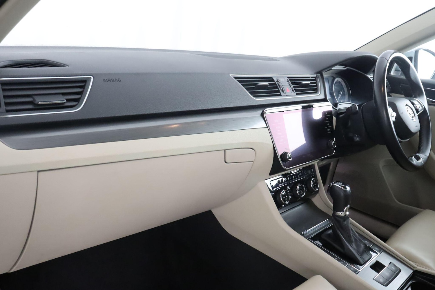 Used Skoda Superb 2021 for sale - 76644742: Photo 11