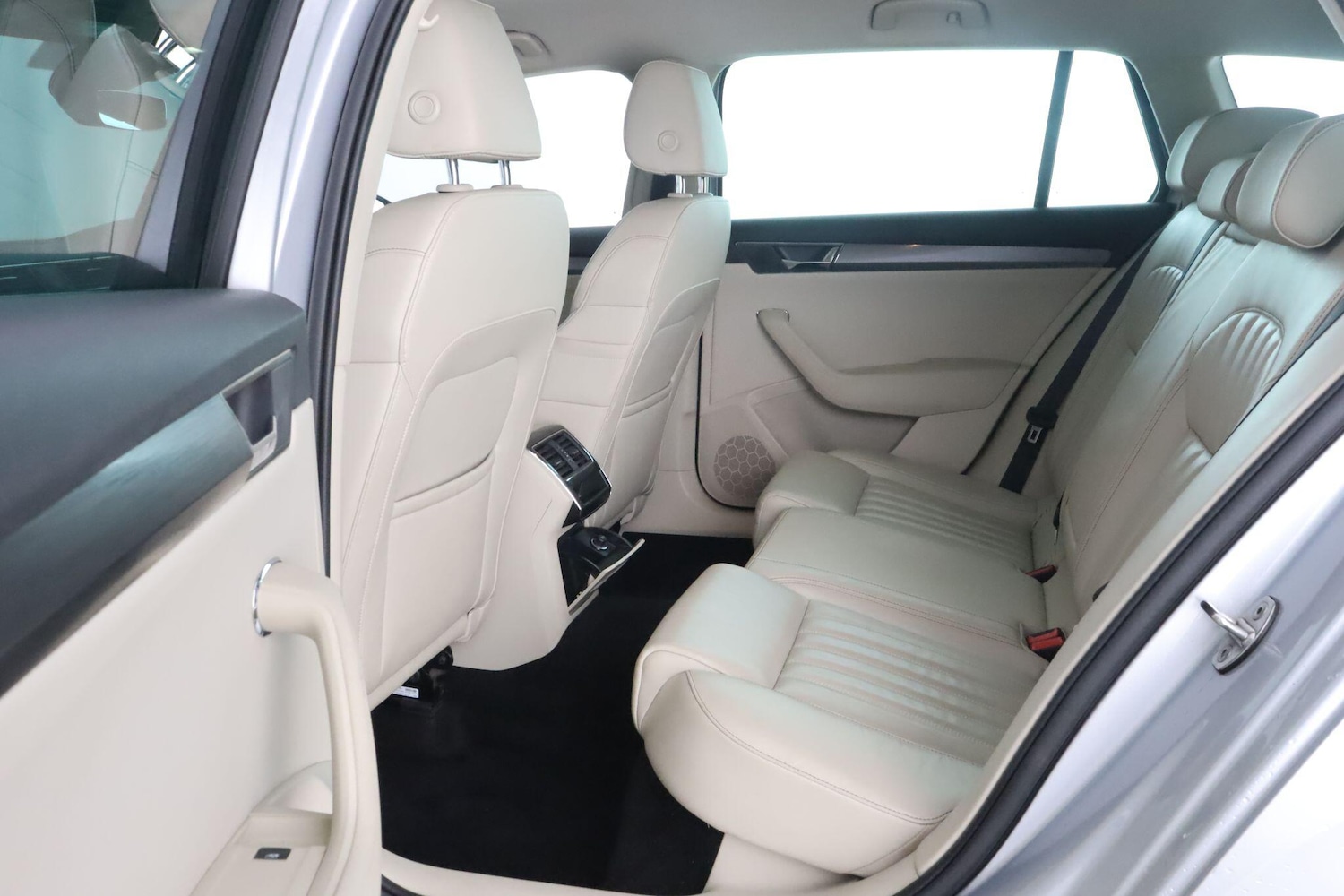 Used Skoda Superb 2021 for sale - 76644742: Photo 13