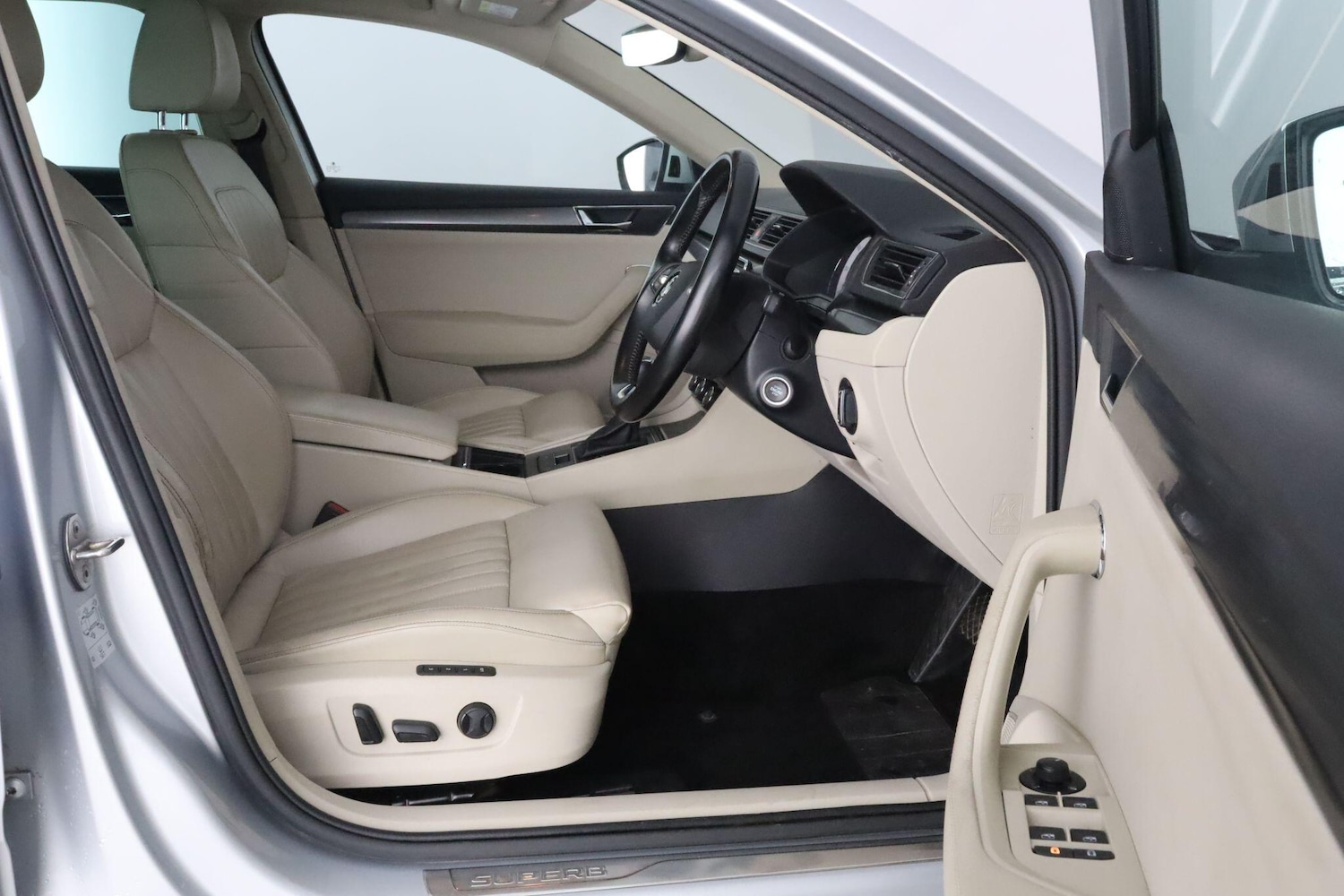 Used Skoda Superb 2021 for sale - 76644742: Photo 14