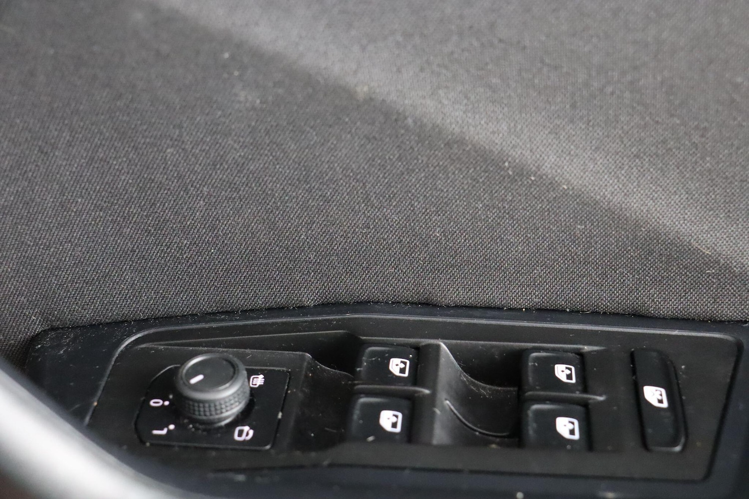 Used Volkswagen T-Roc 2024 for sale - 77456352: Photo 17