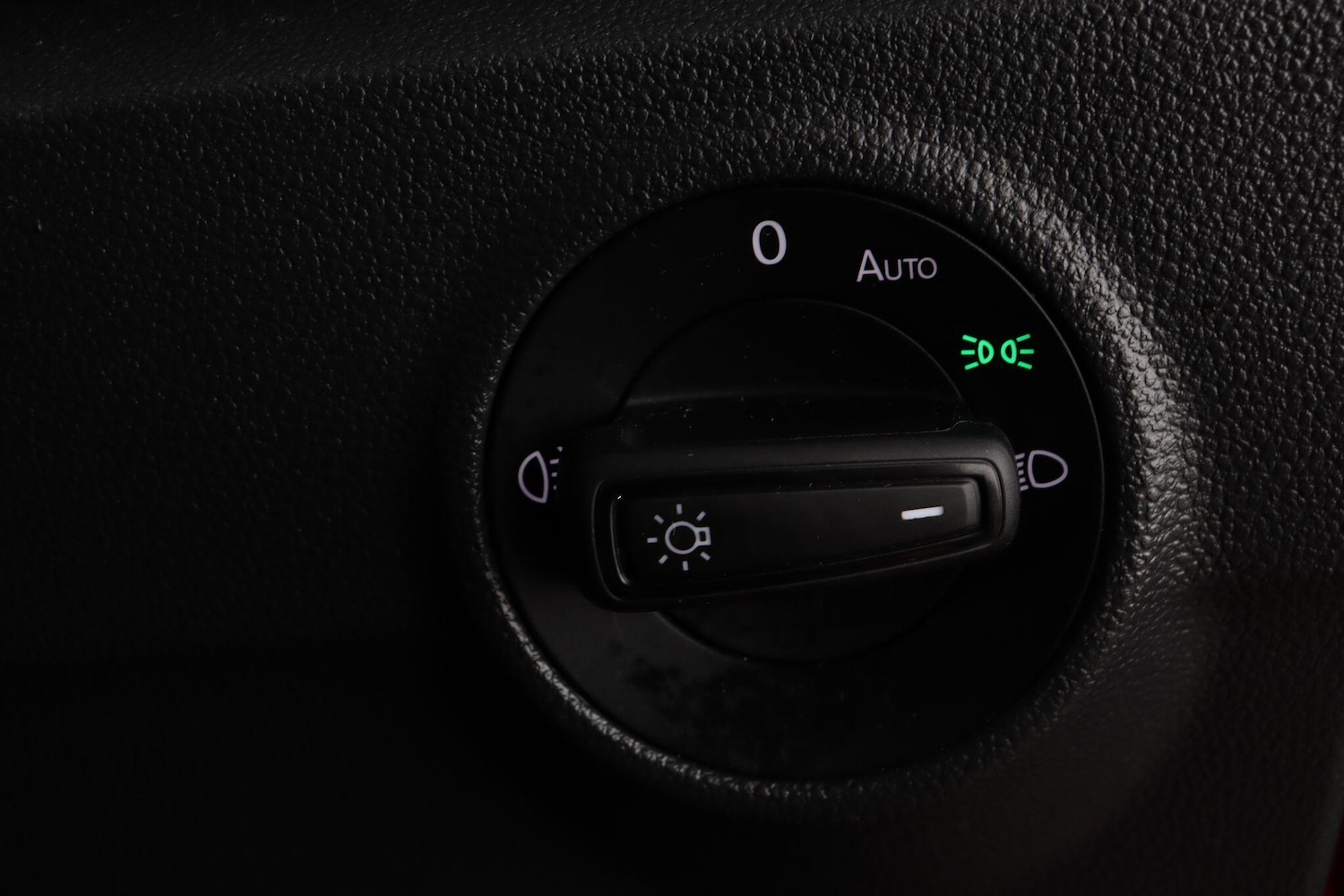 Used Volkswagen T-Roc 2024 for sale - 77456352: Photo 18