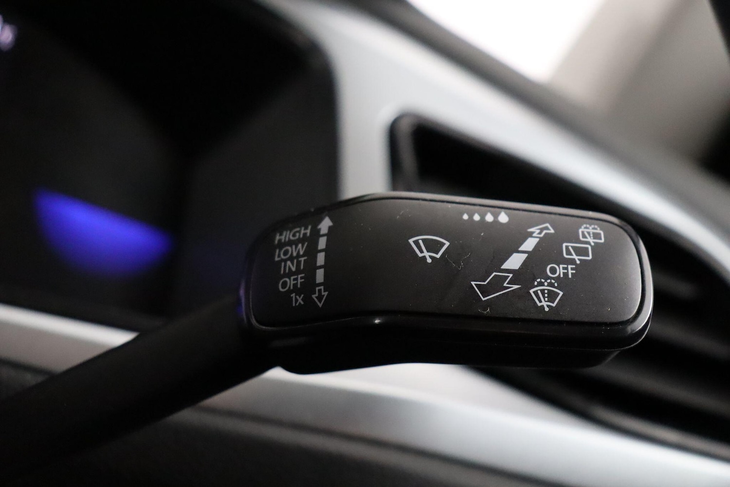 Used Volkswagen T-Roc 2024 for sale - 77456352: Photo 19