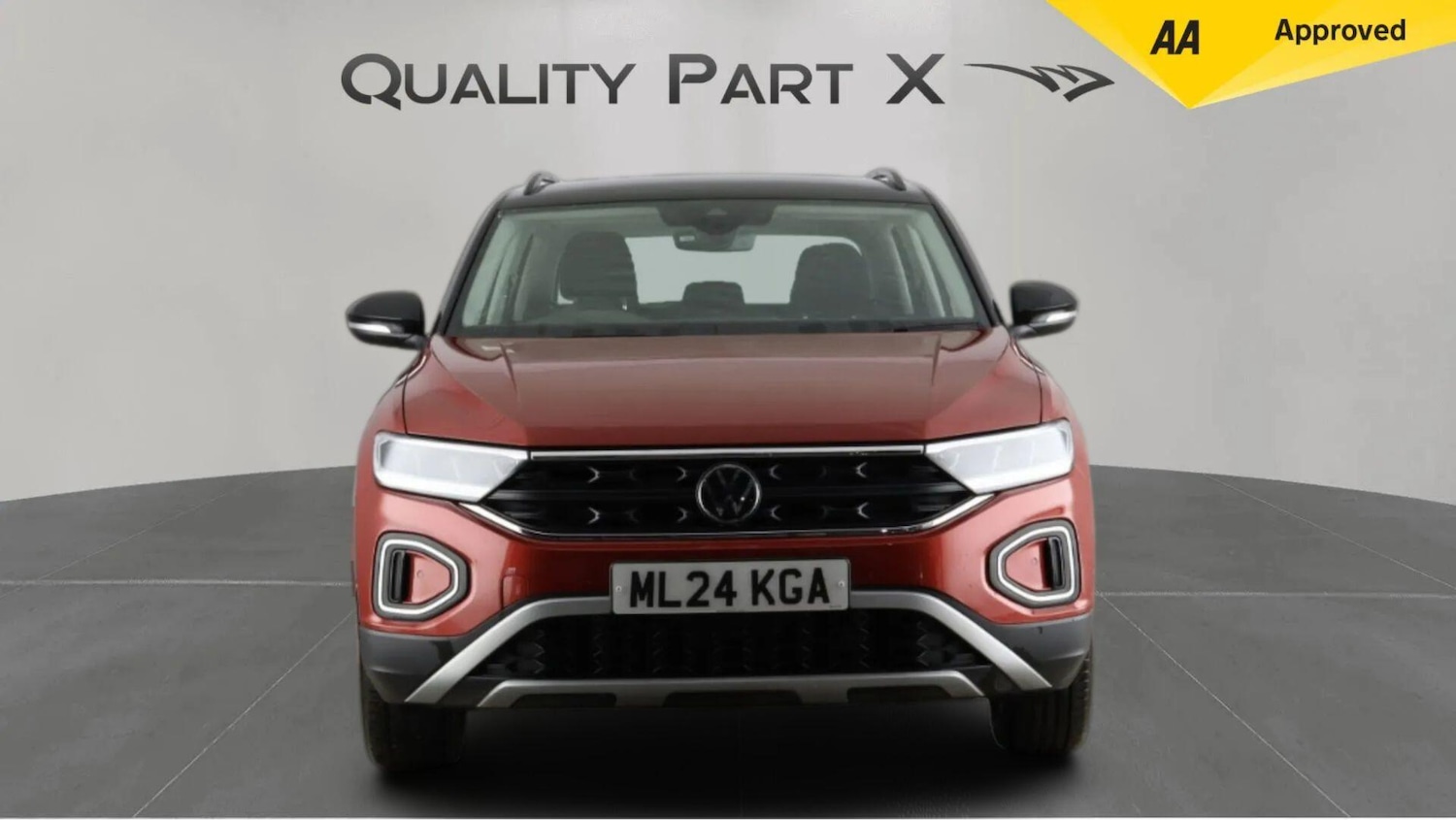 Used Volkswagen T-Roc 2024 for sale - 77456352: Photo 2