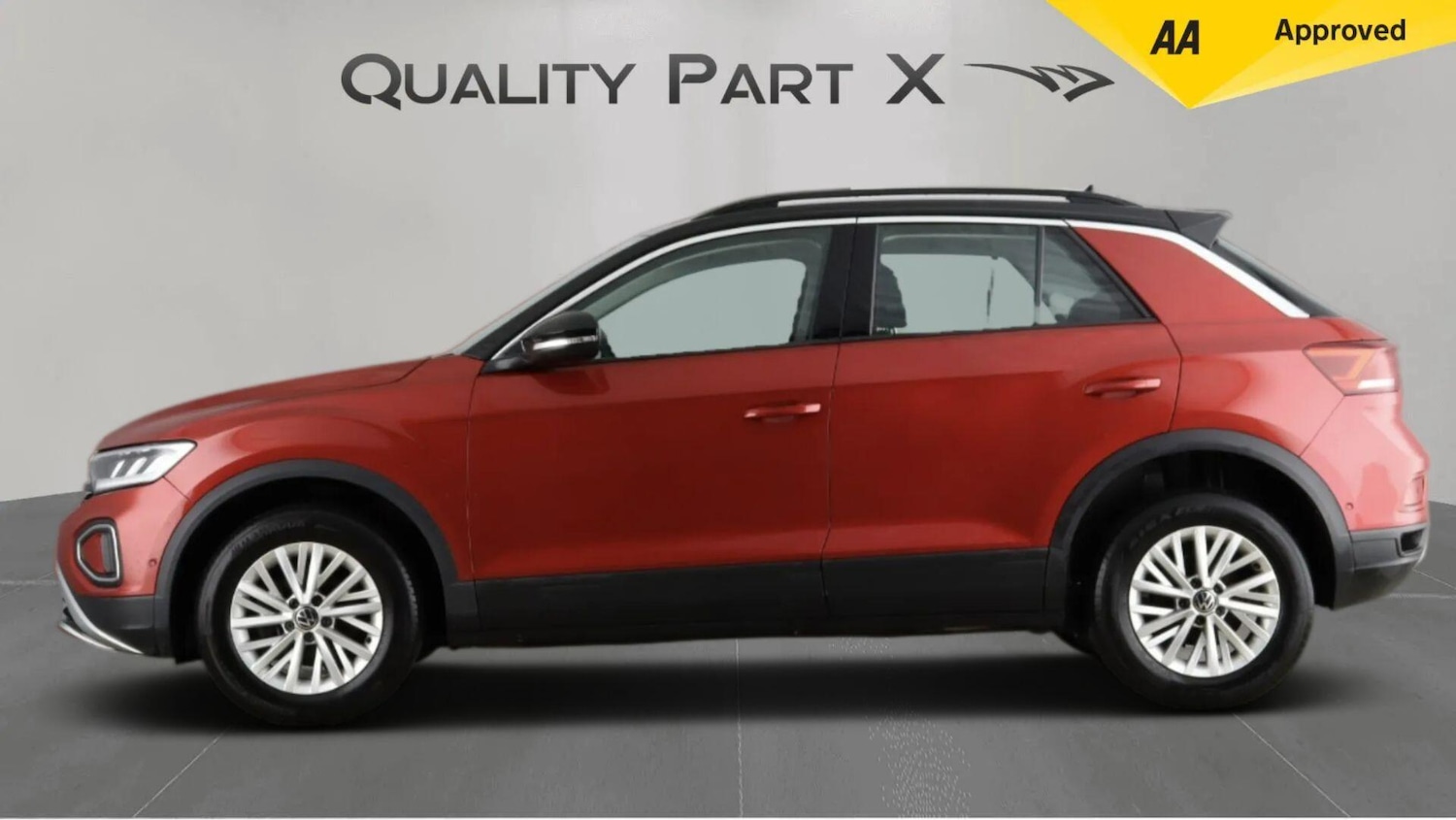 Used Volkswagen T-Roc 2024 for sale - 77456352: Photo 4
